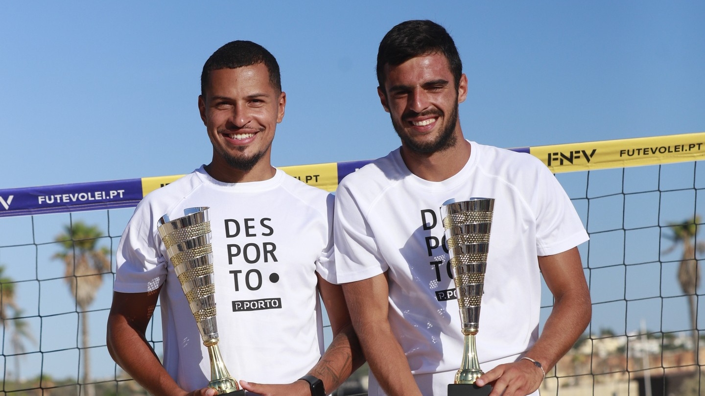Oliveira e Otero vencem 3.ª etapa do Nacional Futevólei