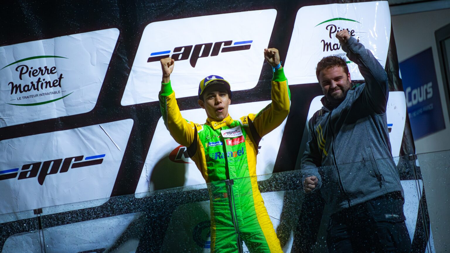 Pedro Perino vence à chuva em Magny-Cours