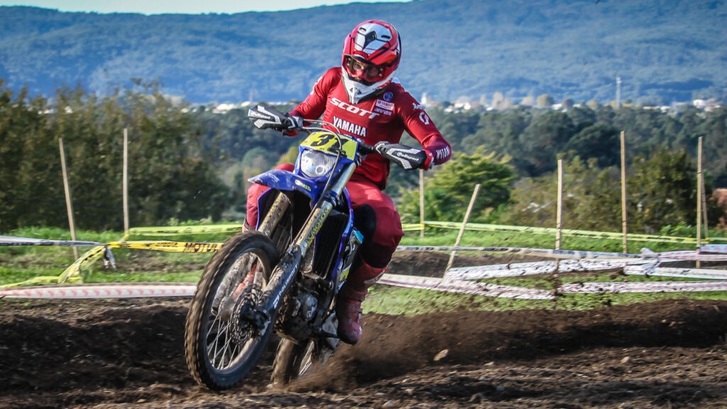 Luís Oliveira vence em Viana na ponta final