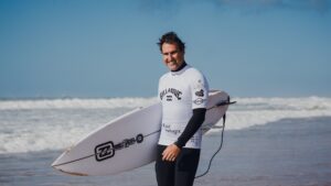 Joel Parkinson apoia Associação Olhar