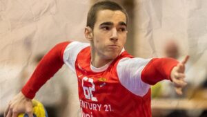 Arsenal Devesa regressa aos triunfos