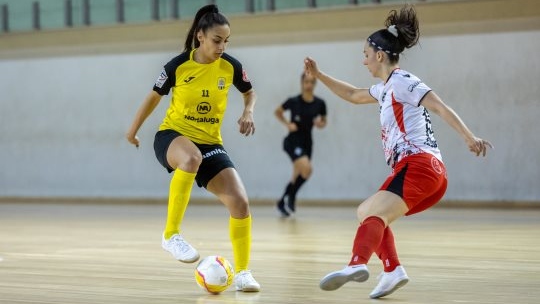 Santa Luzia em vantagem nos 'quartos' da liga feminina