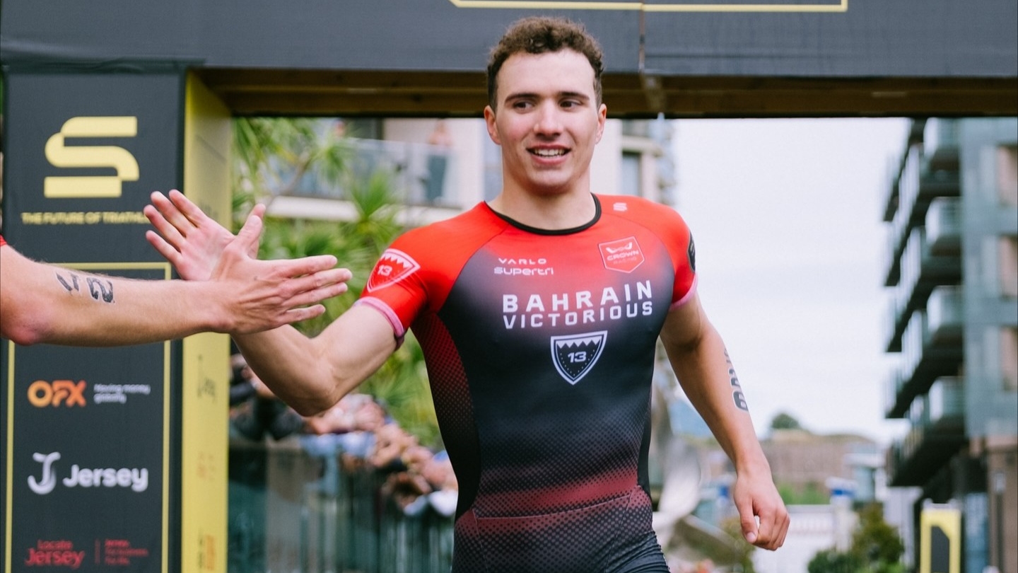 Vasco Vilaça é 2.º no Triatlo Supertri de Jersey