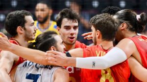 Portugal bate Colômbia e segue em frente