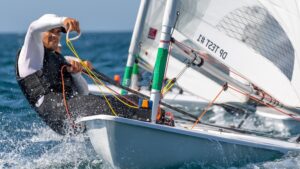 Eduardo Marques triunfa em ILCA 7 em Vilamoura