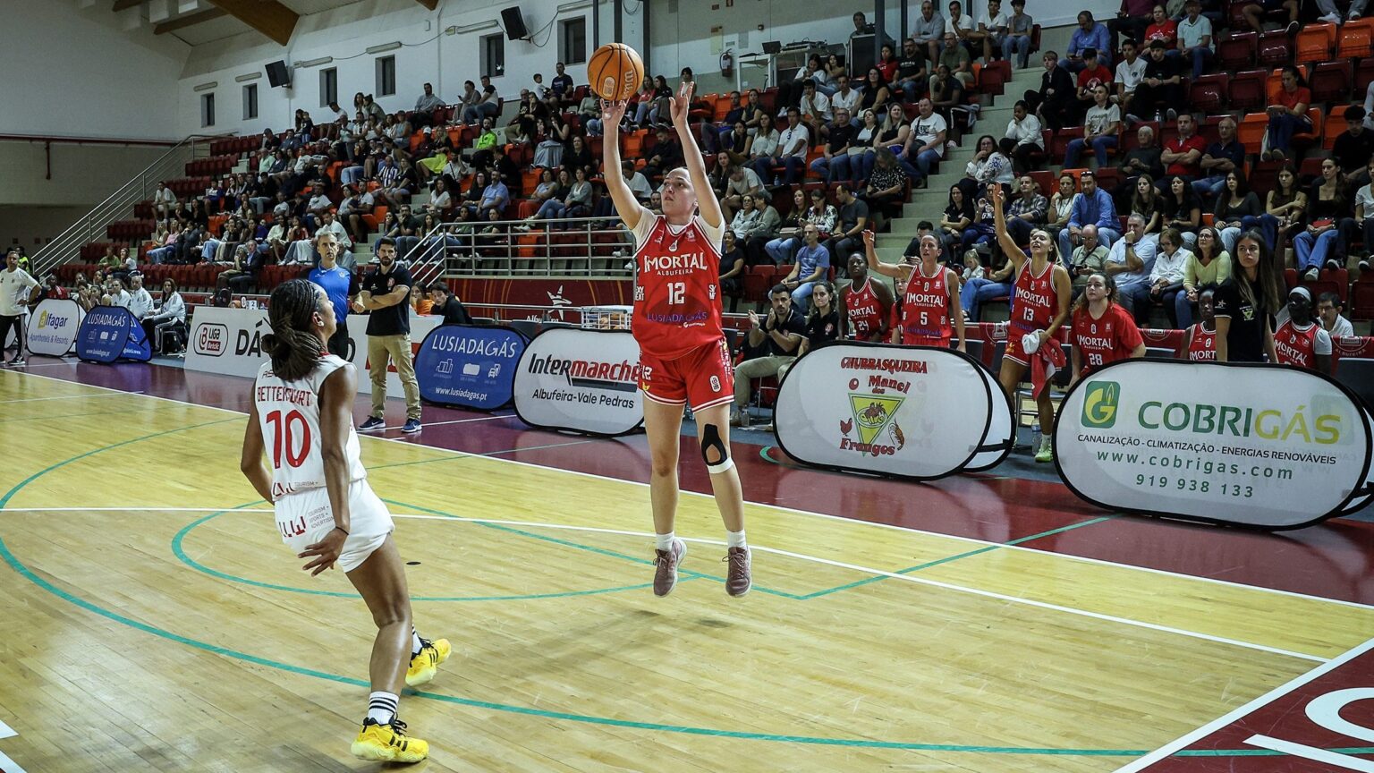 Imortal bate Benfica na jornada 5