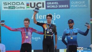 Andrew Henriques no pódio em etapa do Mundial de Gravel no Alentejo