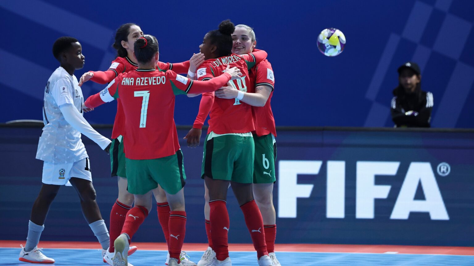 Portugal entra com goleada no Mundial