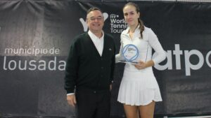 Linea Bajraliu vence Lousada Indoor Open 1