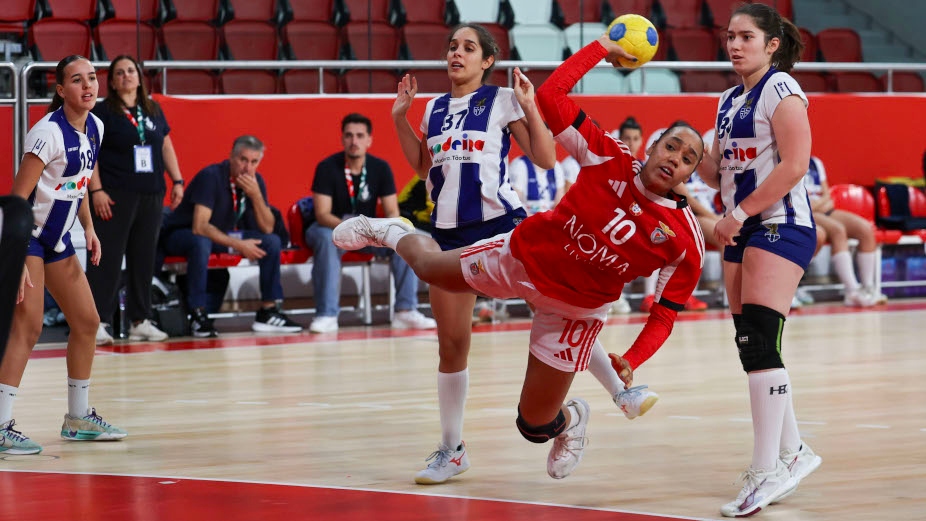 Benfica goleia CS Madeira na ronda 11