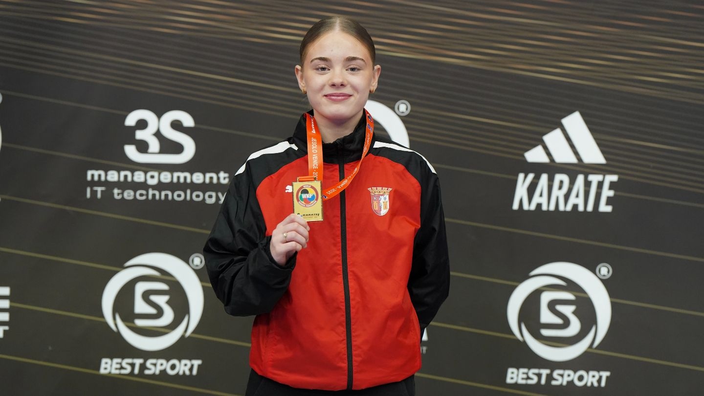 Leonor de ouro no Karate 1 Youth League