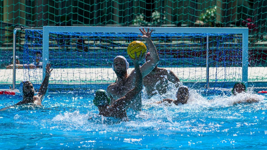 Fluvial bate Benfica e segue na liderança