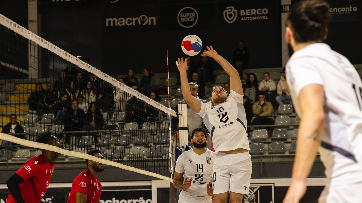 Vitória SC com dois triunfos em jornada dupla
