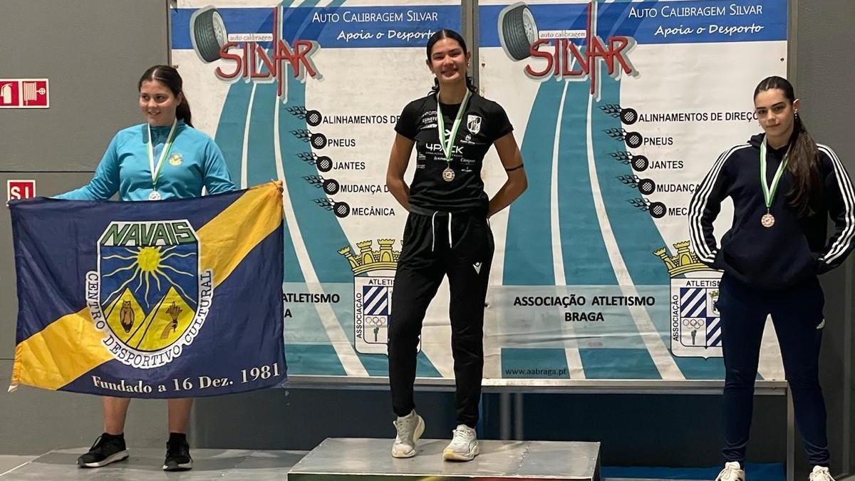 Sara Ferreira brilha nos 60 metros barreiras