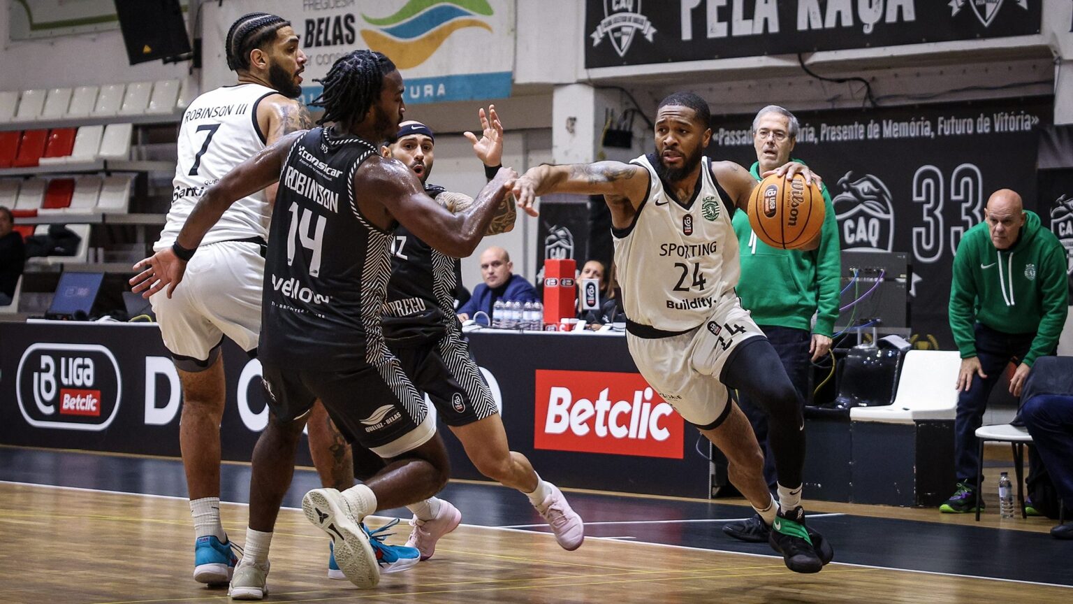 Sporting vence em Queluz na 10.ª jornada