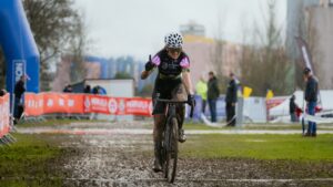 Beatriz Guerra e Rafael Sousa renovam títulos de ciclocrosse