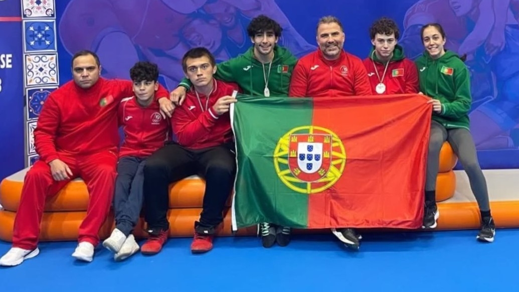 Cinco medalhas em lutas amadoras em Itália