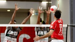 AA Espinho perde na receção às águias