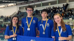 FC Porto com recorde infantil dos 4x100 m livres misto