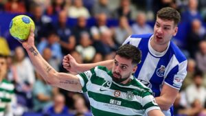 Sporting vence clássico e encaminha o tri