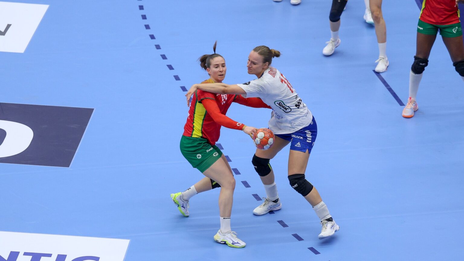 Seleção feminina perde no apuramento para o Europeu