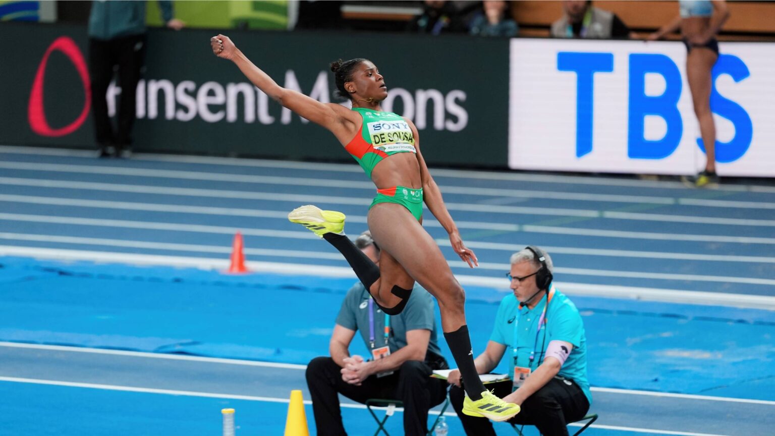 Dois ouros e uma prata nos Mundiais de pista curta