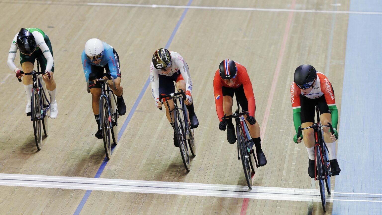 Daniela Campos com top-10 na Austrália