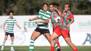 Sporting vence e aproxima-se da liderança