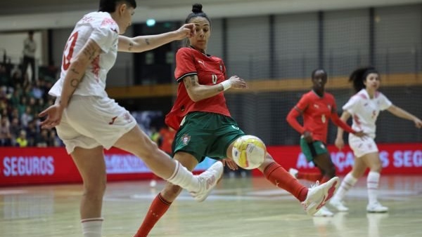 Seleção feminina bate Espanha no segundo jogo particular