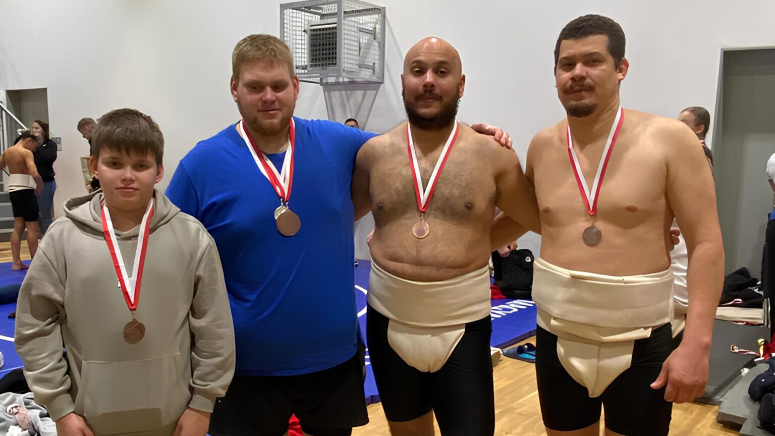 Duplo bronze português em Sumo na Hungria