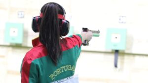 Equipa mista de pistola no 14.º posto no Europeu