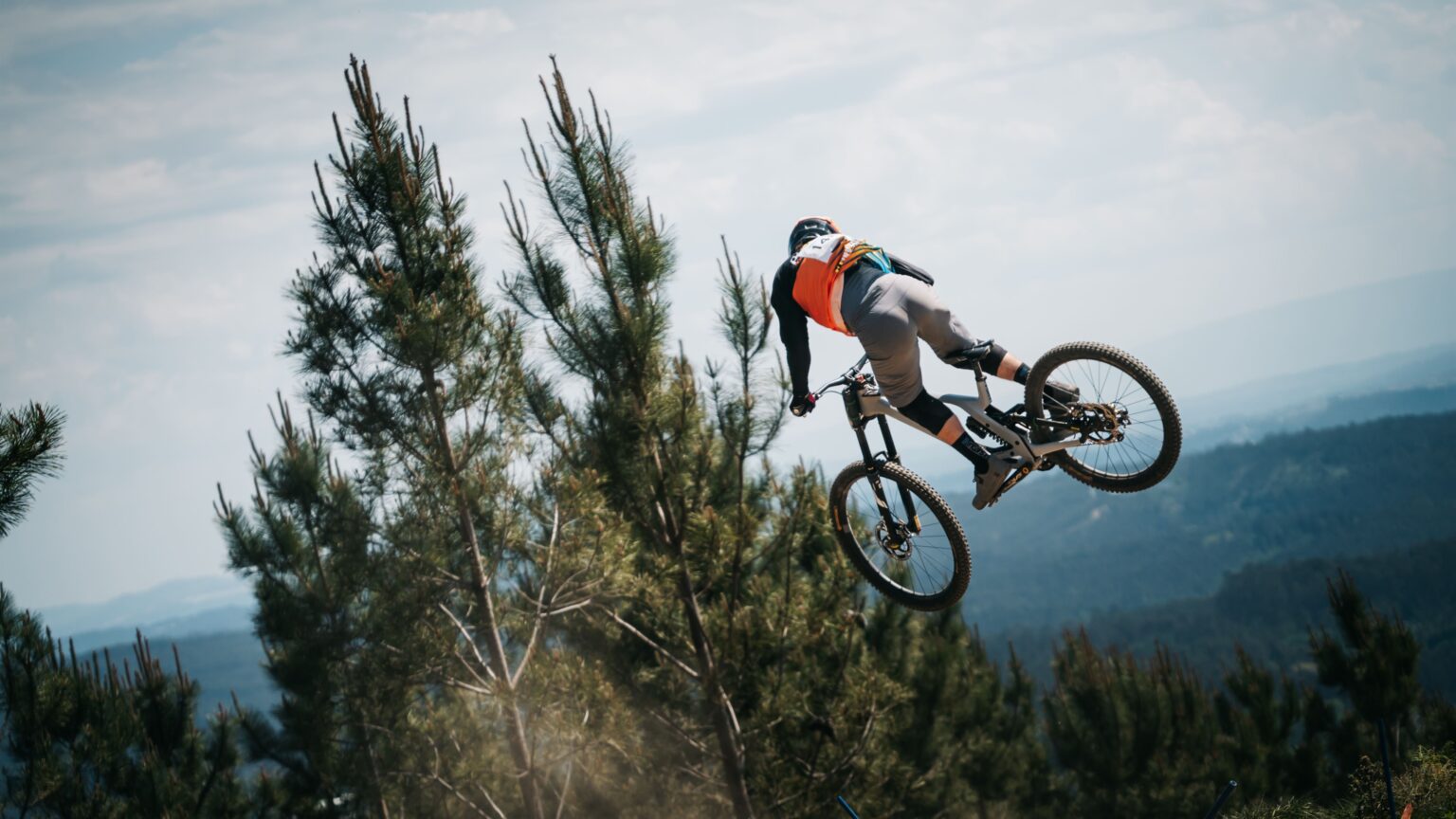 Noa Walker e Kira Zamora vencem em Tondela