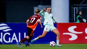 Portugal bate Letónia e segue líder do Grupo B3