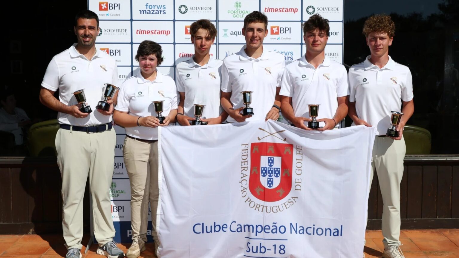 Estoril e Oporto campeões de clubes em sub-14 e sub-18