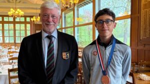 Santiago Dias no pódio dos Internacionais de França sub-14