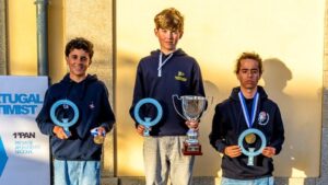 Guilherme Costa e Clara Rocha vencem Taça de Optimist