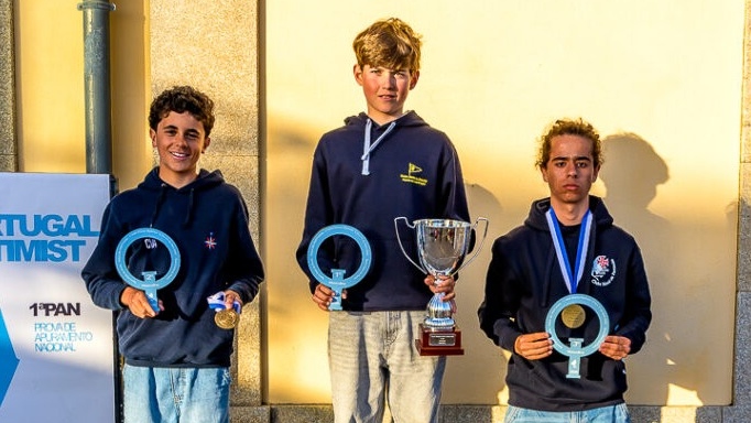 Guilherme Costa e Clara Rocha vencem Taça de Optimist