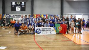 FC Porto Vintage com dois troféus europeus