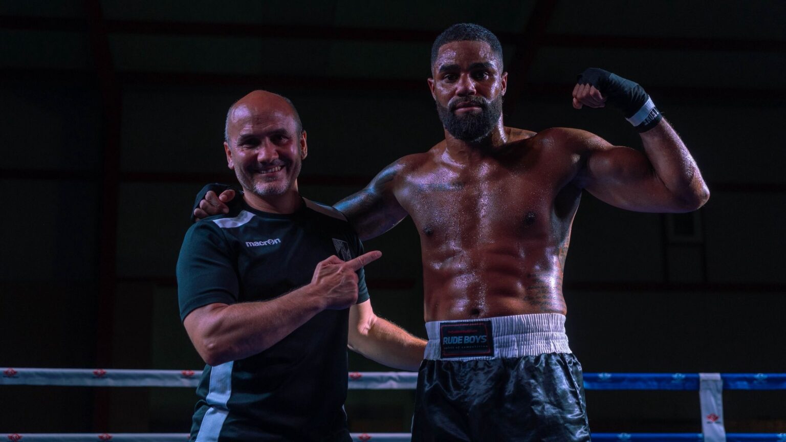 Daniel Vilarinho vence no Boxe em Matosinhos