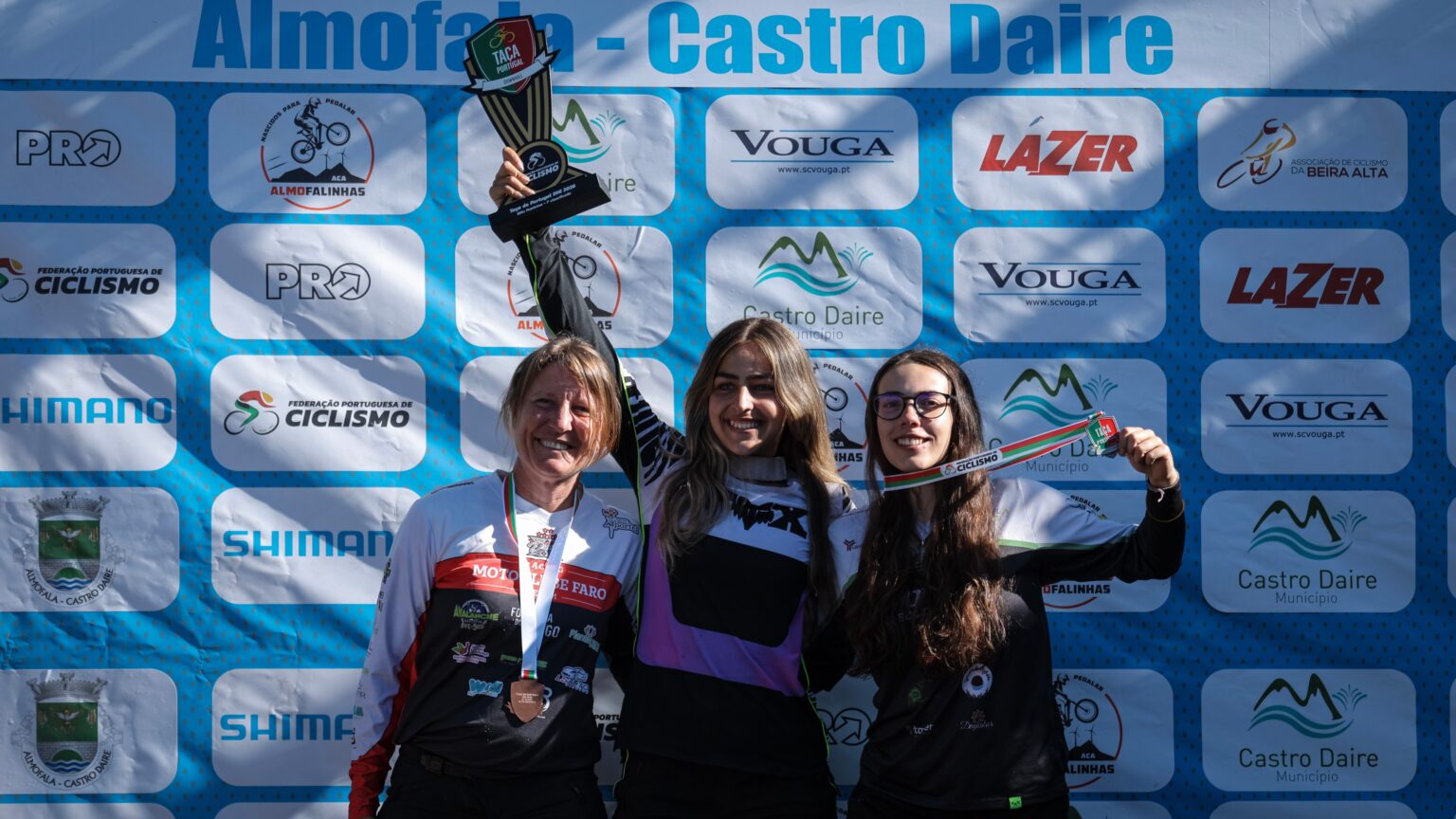 Jack Reading e Kira Zamora ganham Taça de Downhill
