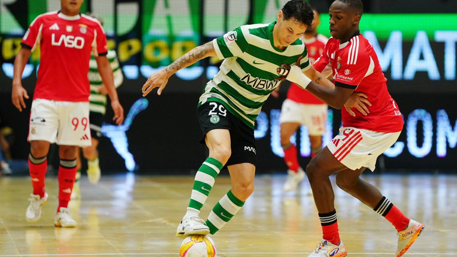Sporting bate Benfica e vai haver 'negra' na final