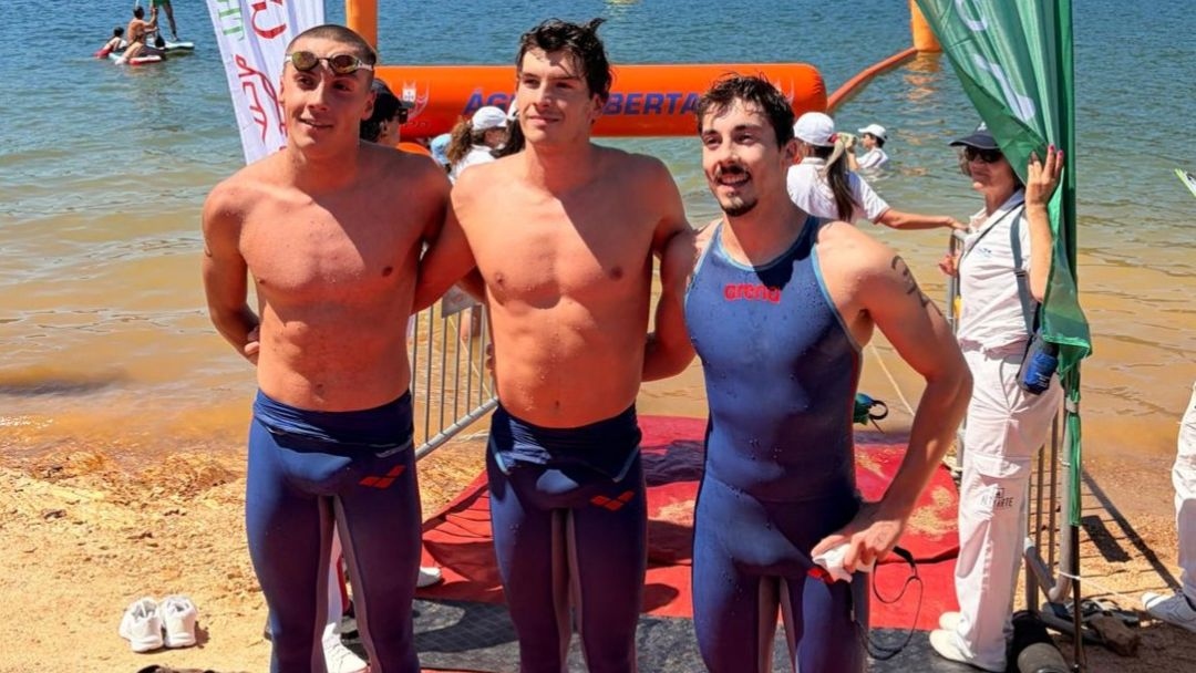 Diogo Cardoso e Mariana Mendes campeões de Águas Abertas