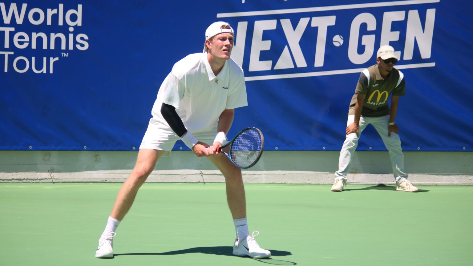 Carl Emil Overbeck conquista o Porto Next Gen