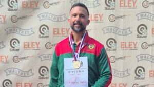 João Peixoto de ouro em Tiro na Sérvia