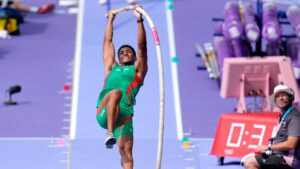 Pedro Buaró supera o próprio recorde no salto com vara