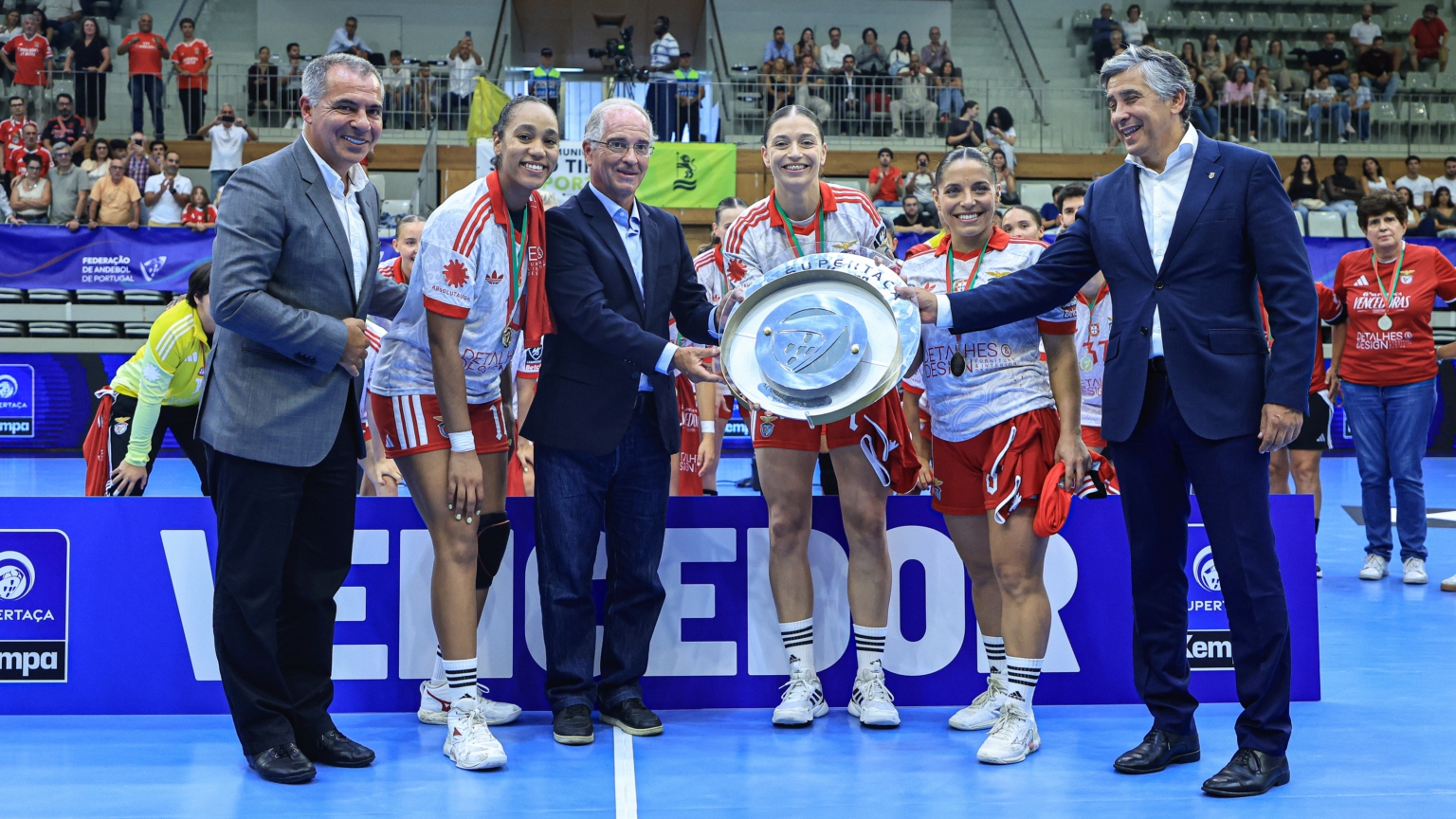 Benfica conquista Supertaça feminina