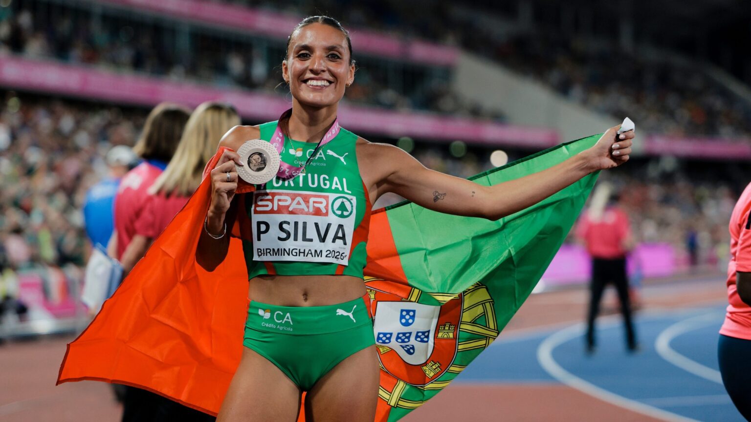 Prata e bronze no fecho dos Europeus