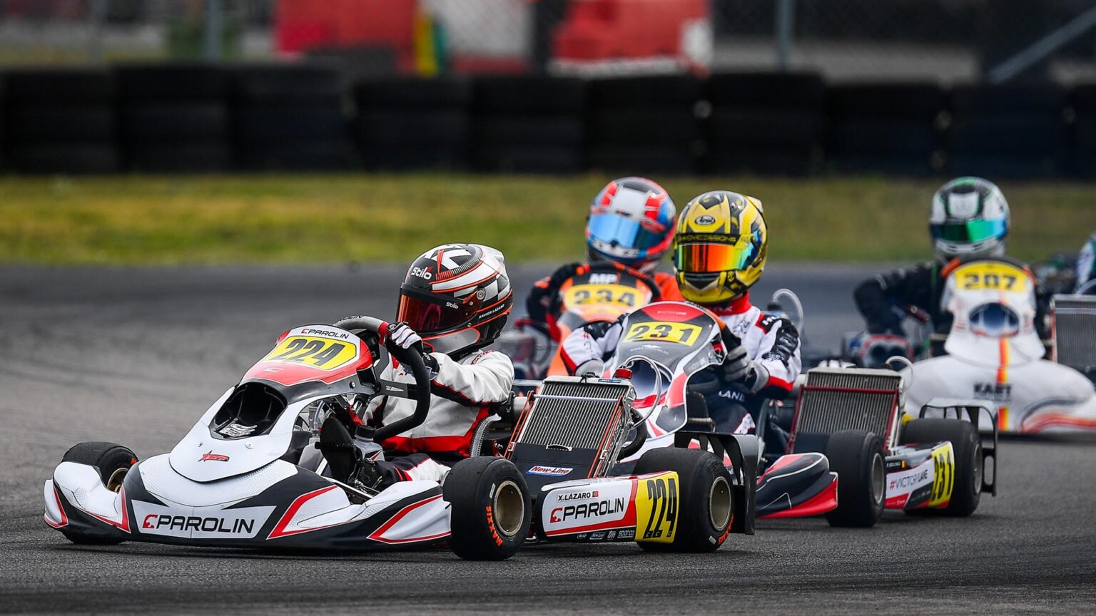 Xavier Lázaro com primeiro triunfo no Europeu OKJ
