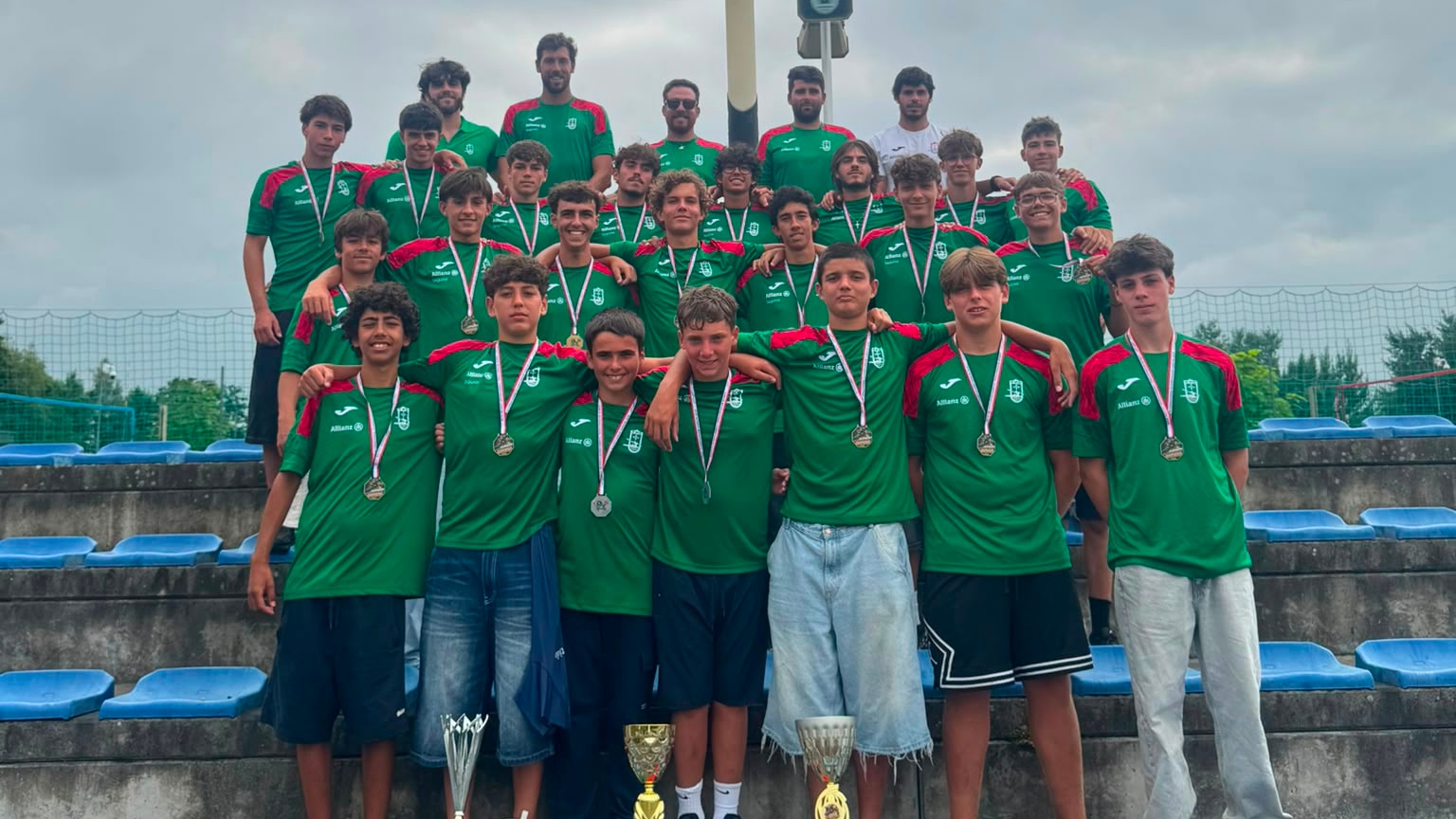 Dois ouros e uma prata em prova internacional júnior de Kayak Polo