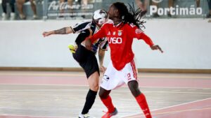 Benfica cede empate com o Portimonense